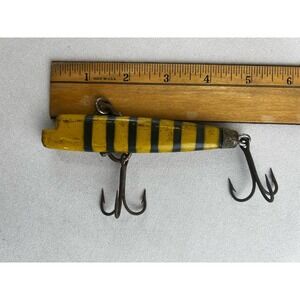 Wooden Shakespeare 4 5/8" Wiggle Diver, #6529